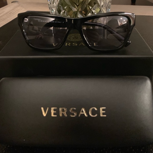 Brand new authentic Versace sunglasses 😎